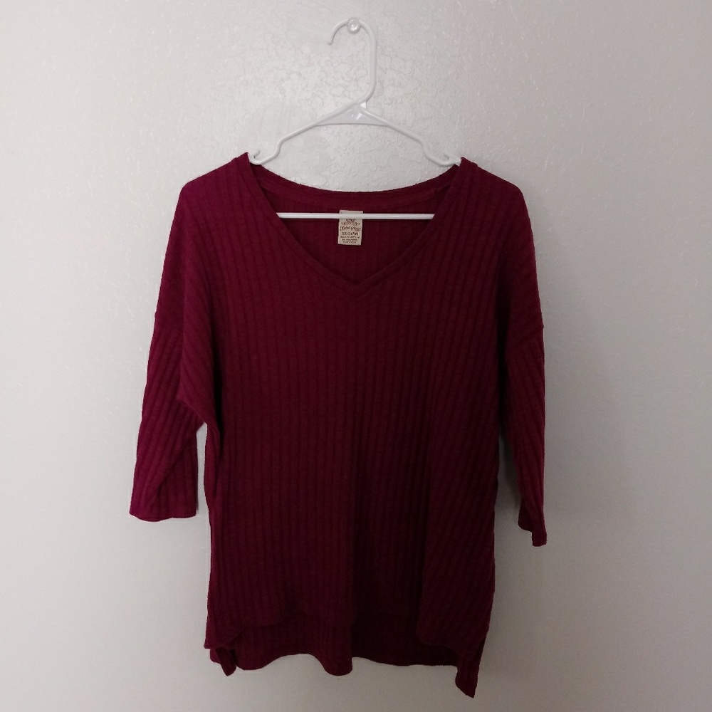 FREE w/ any 3+ bundle Faded Glory fuchsia v-neck